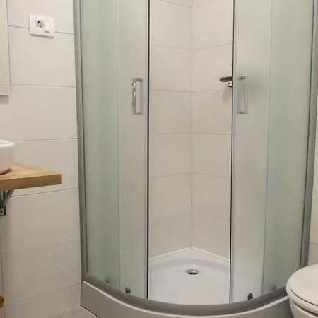 Apartma Oddih Dutovlje Exterior photo
