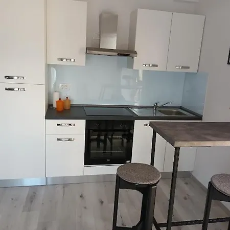 Apartma Oddih Dutovlje Exterior photo